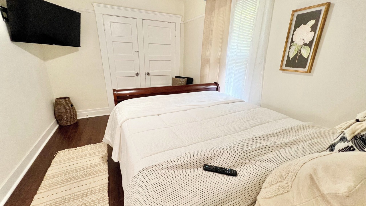 Photo of Bedroom in East Hollywood