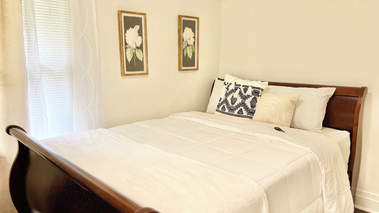 Photo of Bedroom in East Hollywood