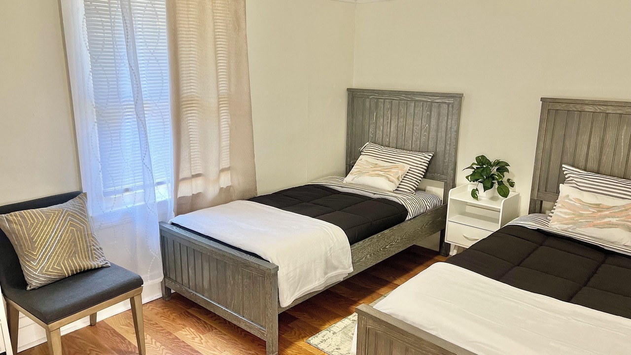 Photo of Bedroom in East Hollywood