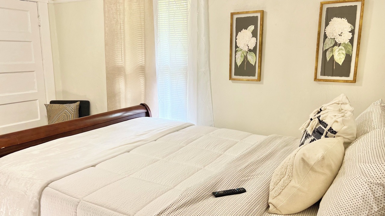 Photo of Bedroom in East Hollywood