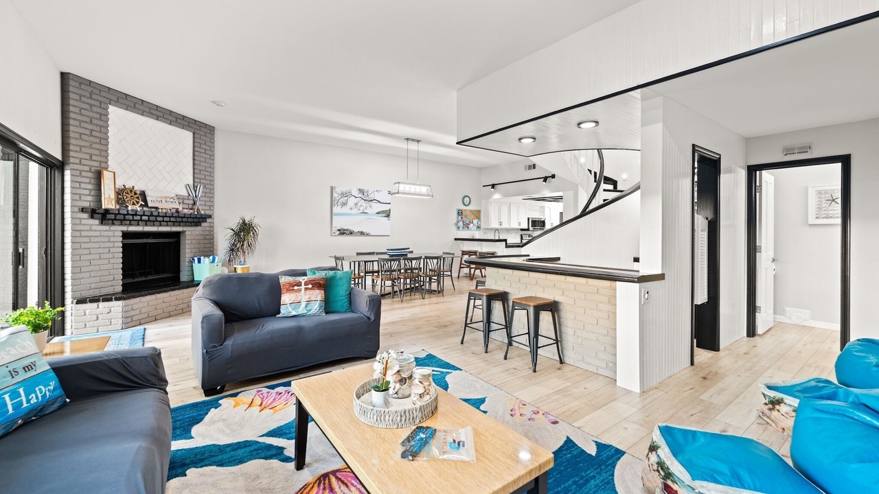 Photo of Livingroom in Channel Islands