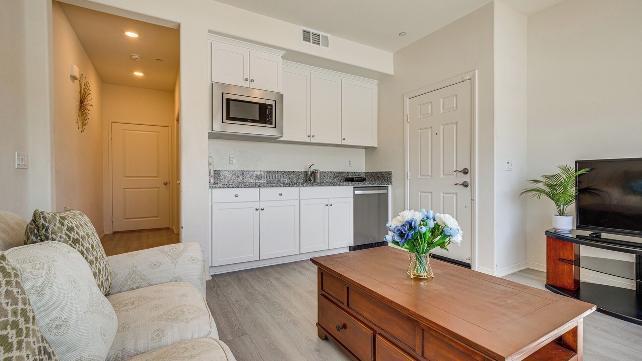 Photo of Livingroom in Victorville
