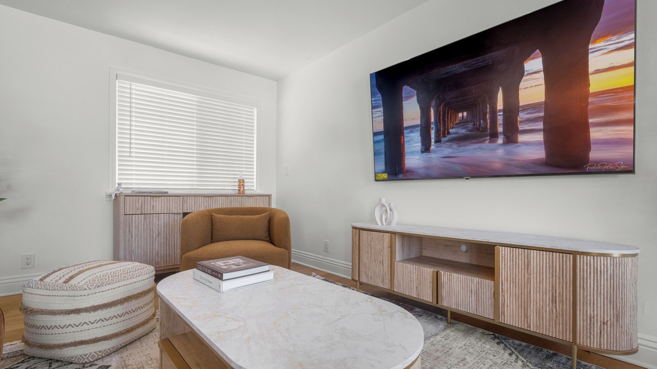 Photo of Livingroom in Canoga Park