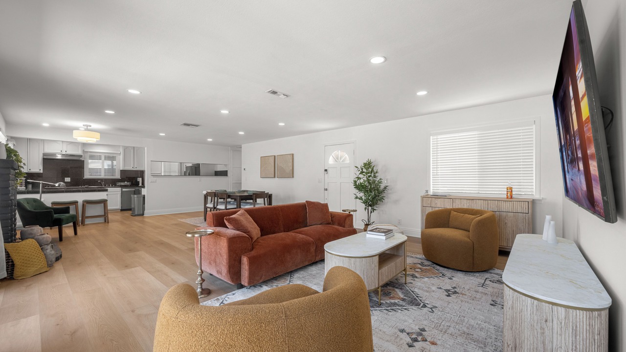 Photo of Livingroom in Canoga Park
