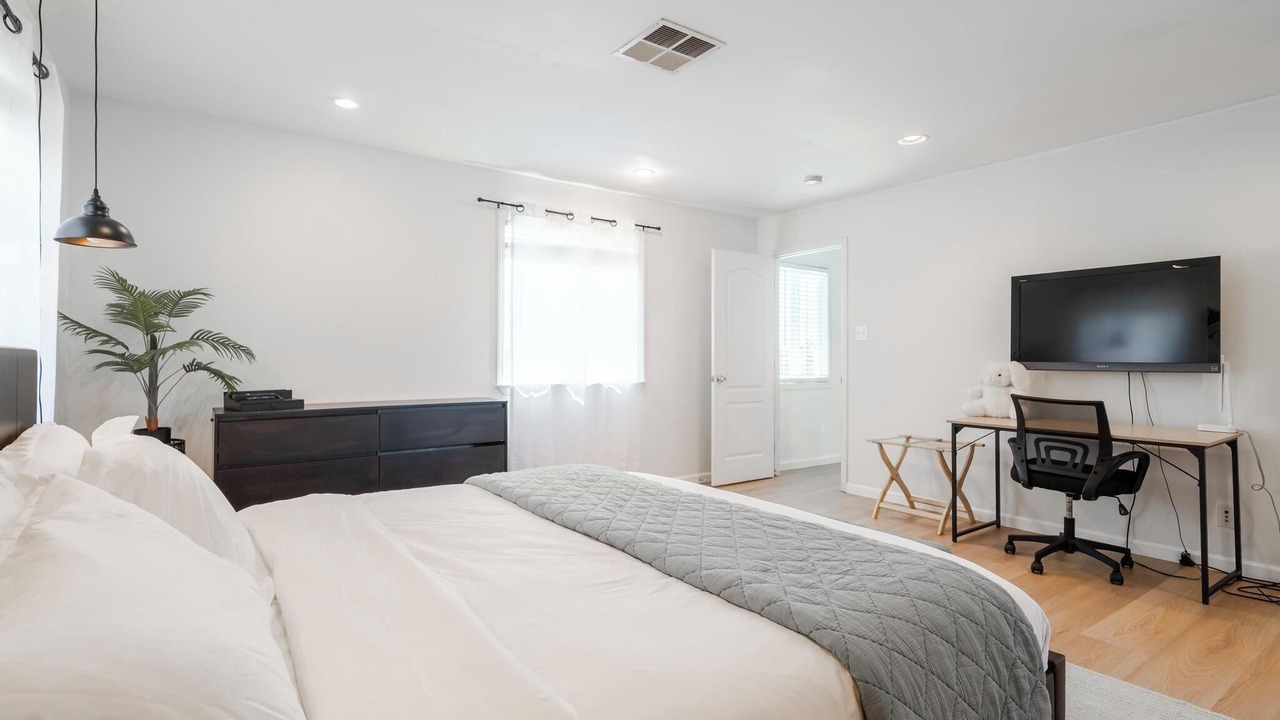 Photo of Bedroom in Davis Tract