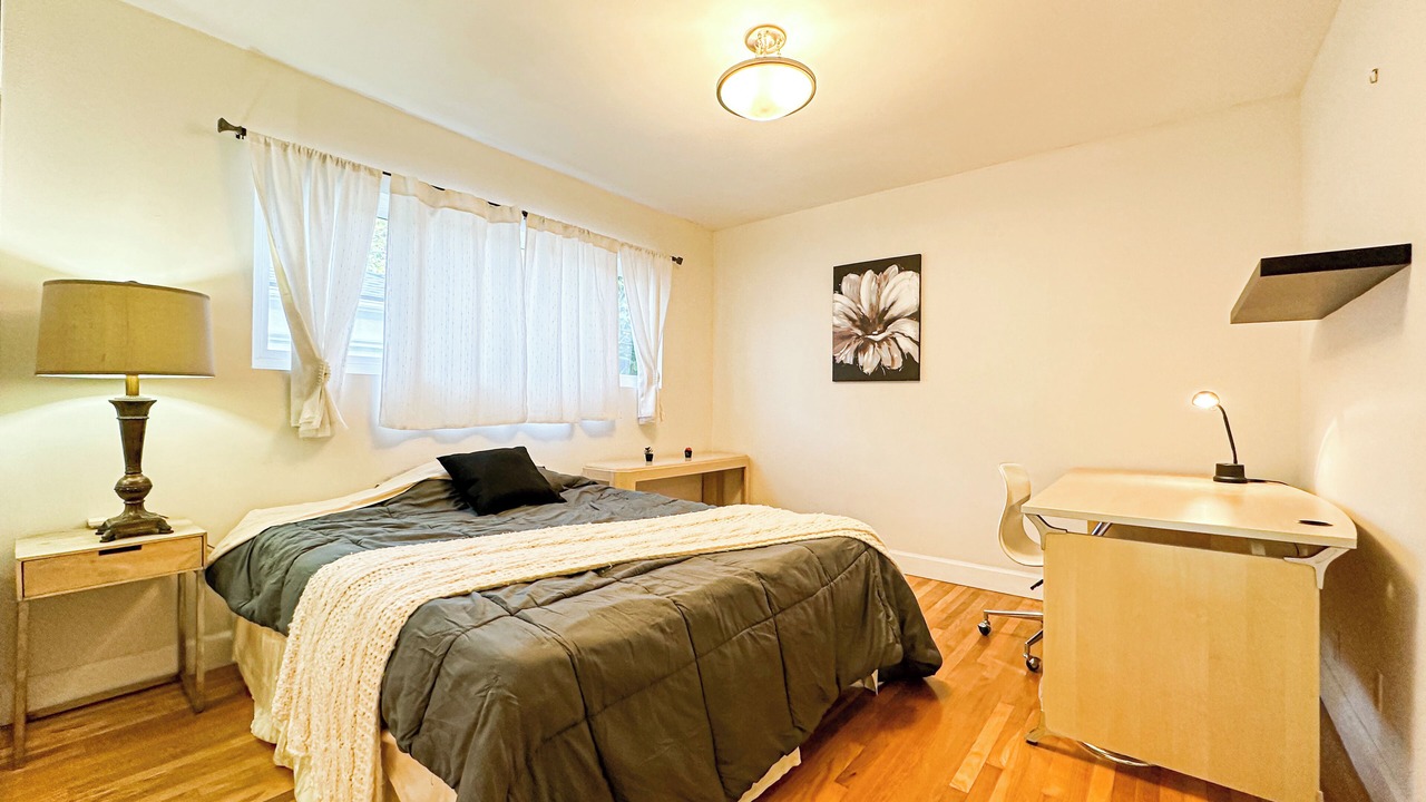 Photo of Bedroom in Encino