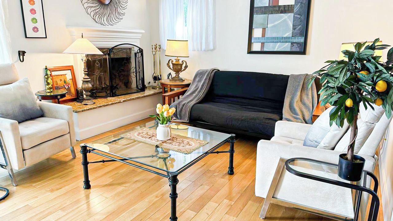 Photo of Livingroom in Encino