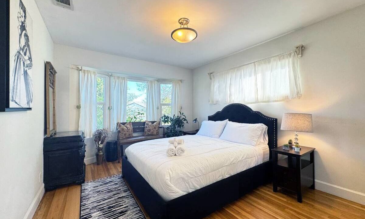 Photo of Bedroom in Encino