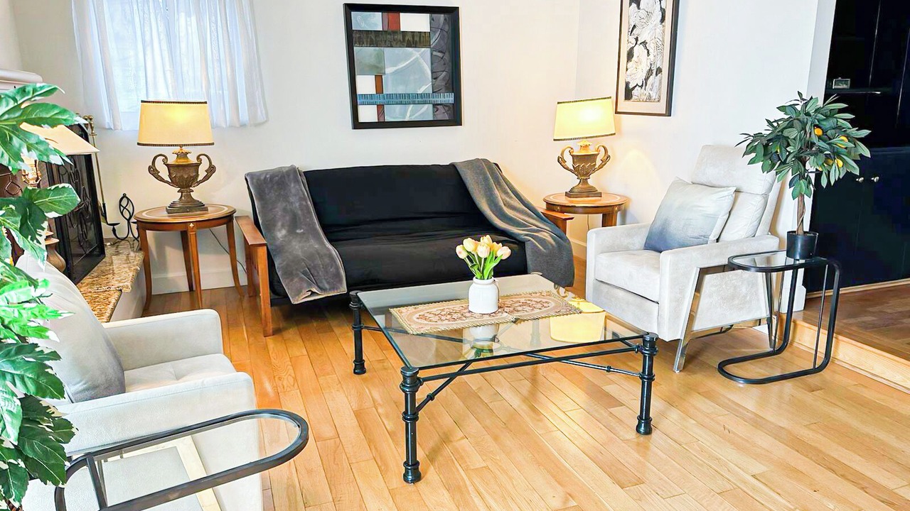 Photo of Livingroom in Encino