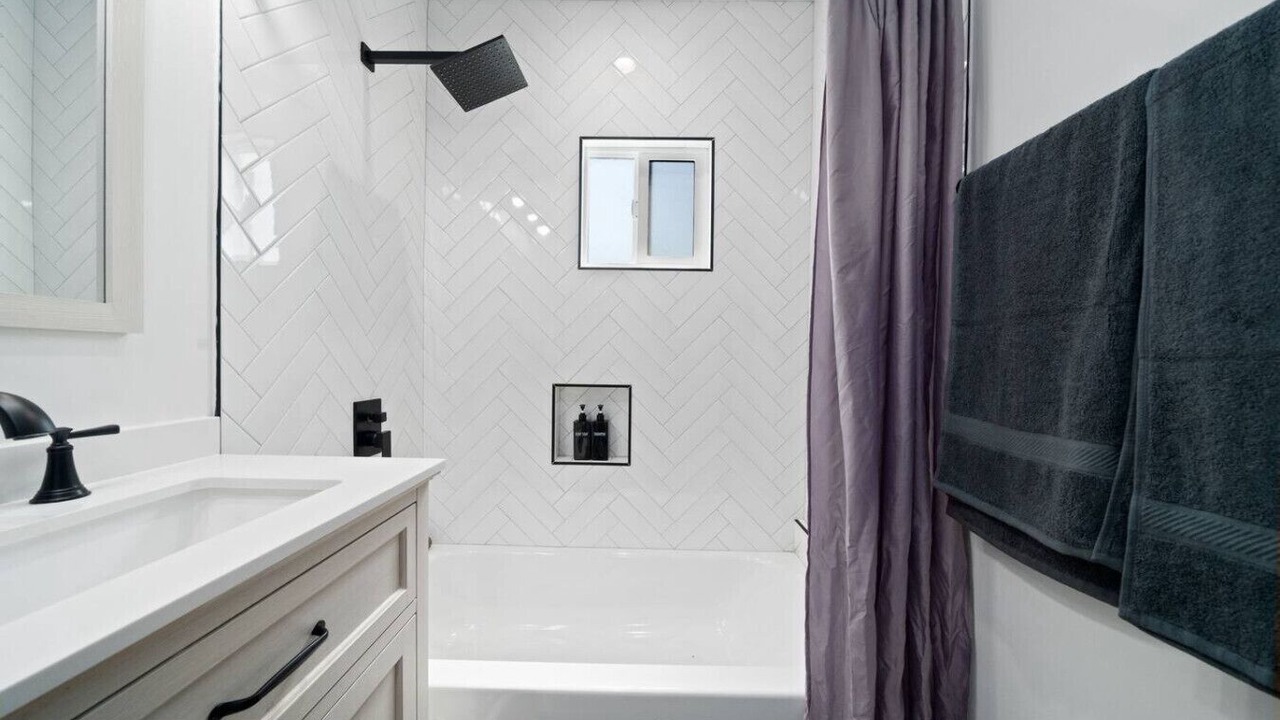 Photo of Bathroom in South Wrigley