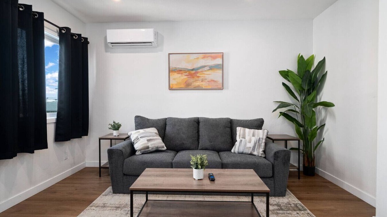 Photo of Livingroom in South Wrigley