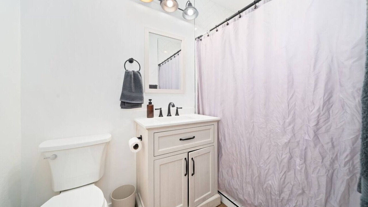 Photo of Bathroom in South Wrigley