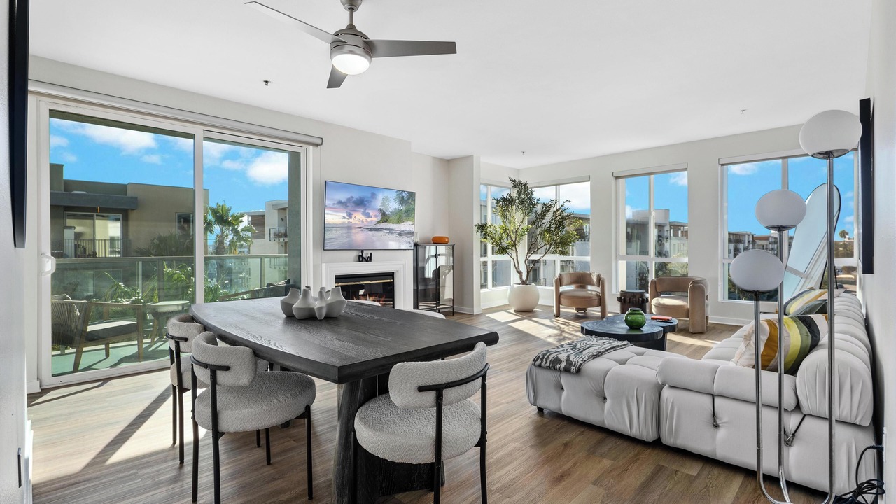 Photo of Livingroom in Marina del Rey