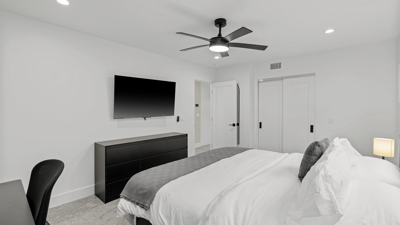 Photo of Bedroom in South Mission Beach