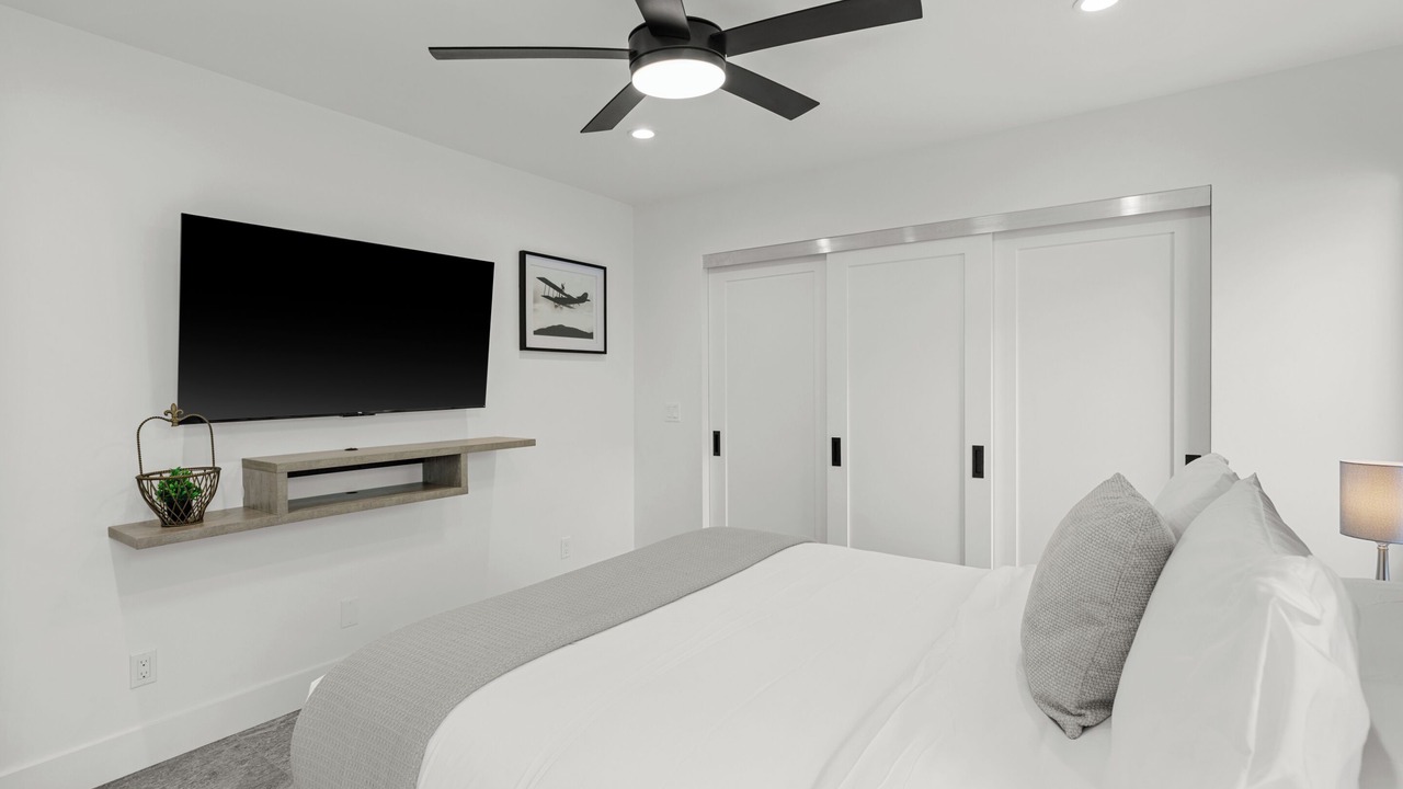 Photo of Bedroom in South Mission Beach