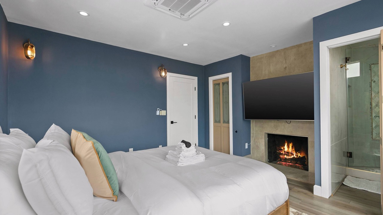 Photo of Bedroom in Pacific Palisades