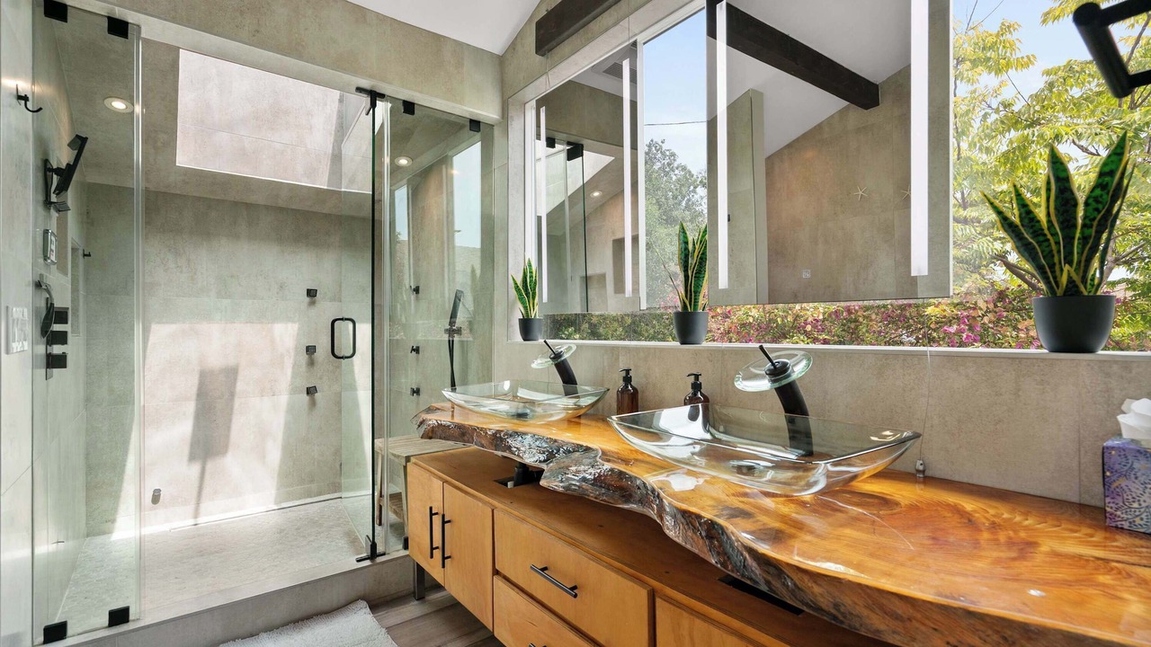 Photo of Bathroom in Pacific Palisades