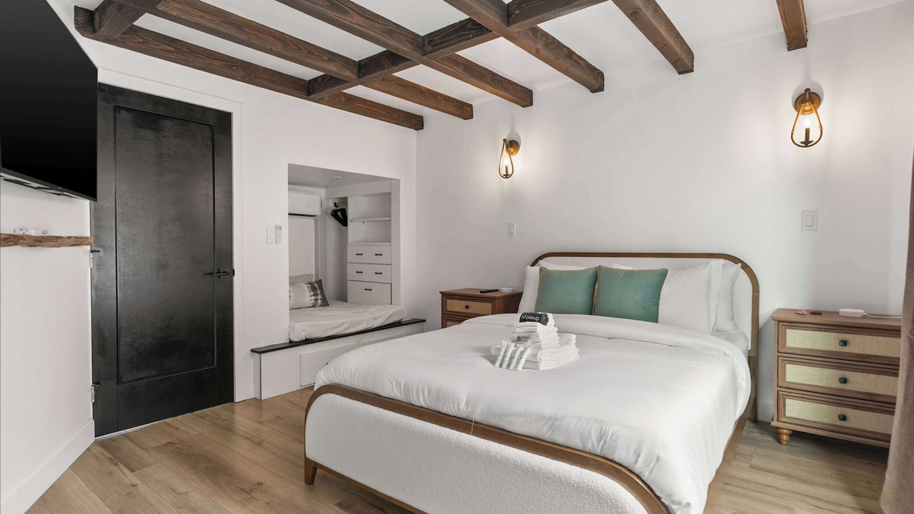 Photo of Bedroom in Pacific Palisades