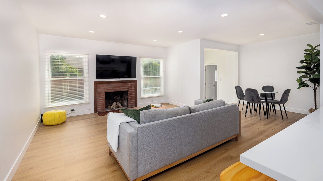 Photo of Livingroom in Northeast Anaheim