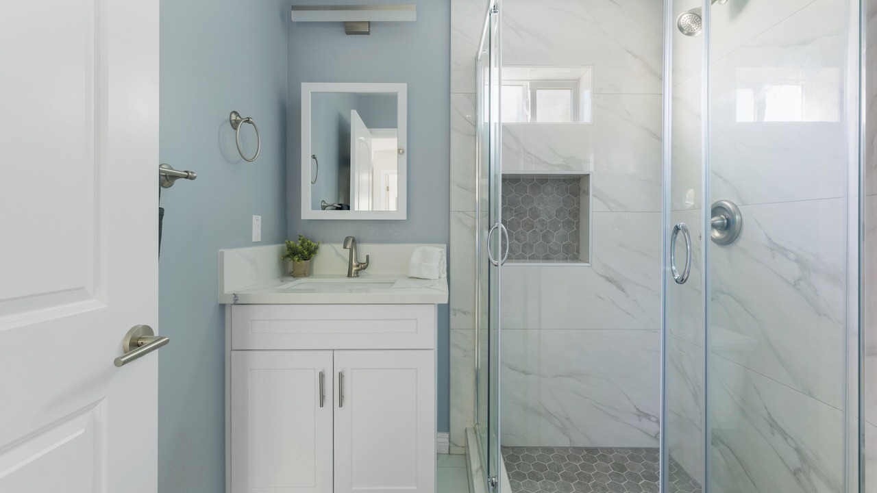 Photo of Bathroom in Lamanda Park