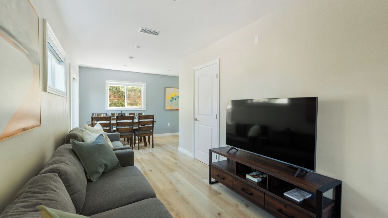 Photo of Livingroom in Lamanda Park