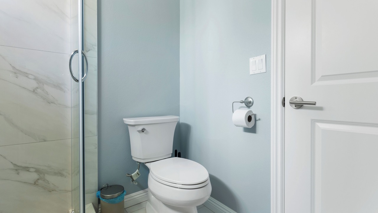 Photo of Bathroom in Lamanda Park