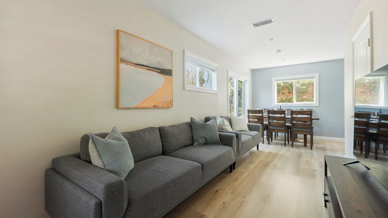 Photo of Livingroom in Lamanda Park