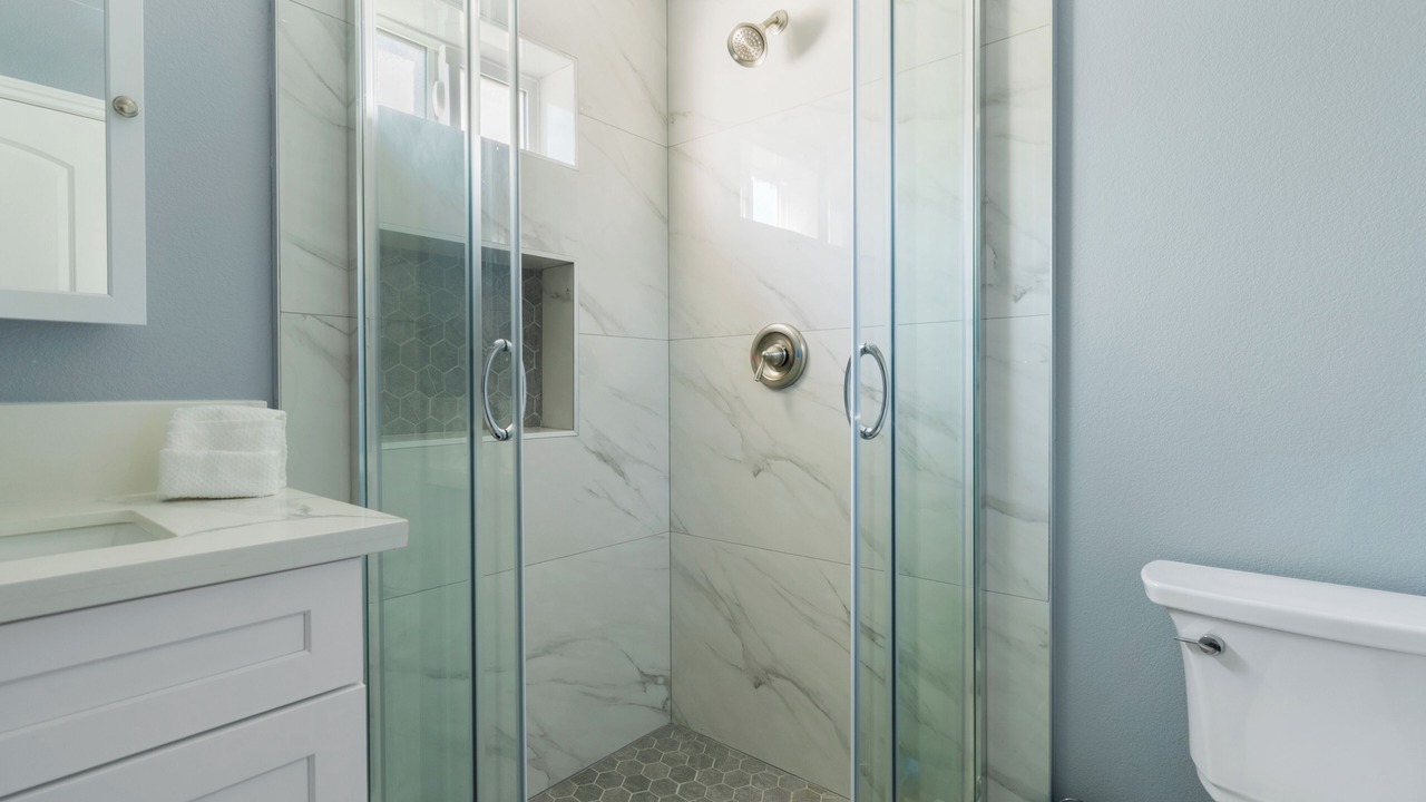 Photo of Bathroom in Lamanda Park