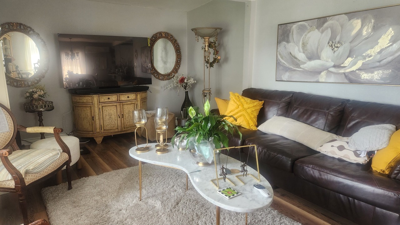 Photo of Livingroom in Downey
