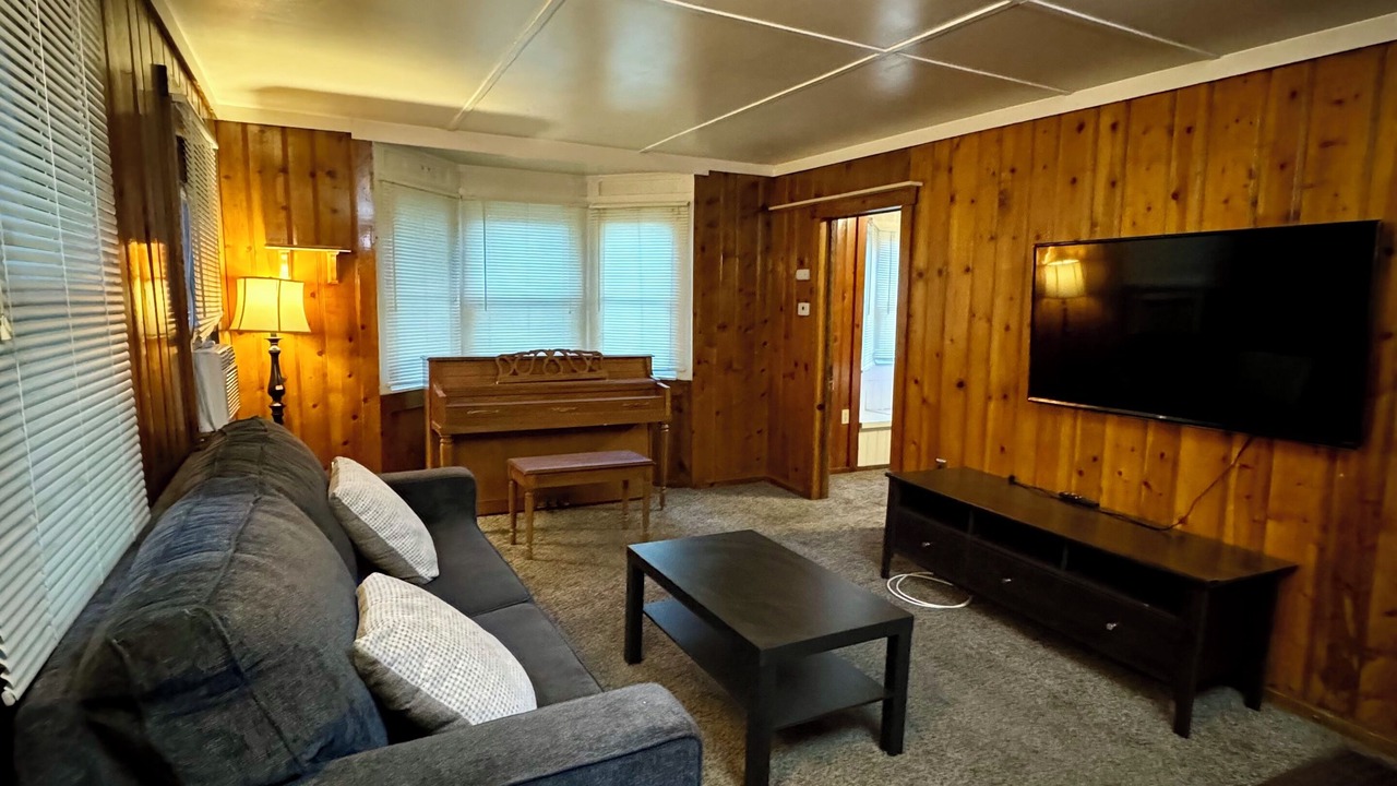 Photo of Livingroom in Crestline