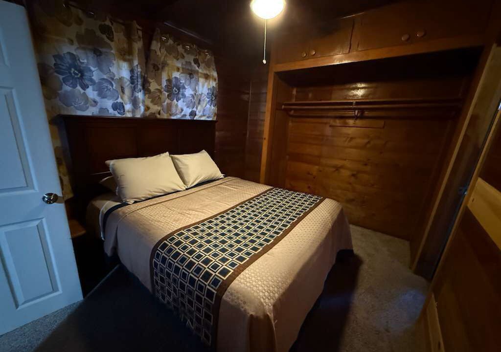 Photo of Bedroom in Crestline