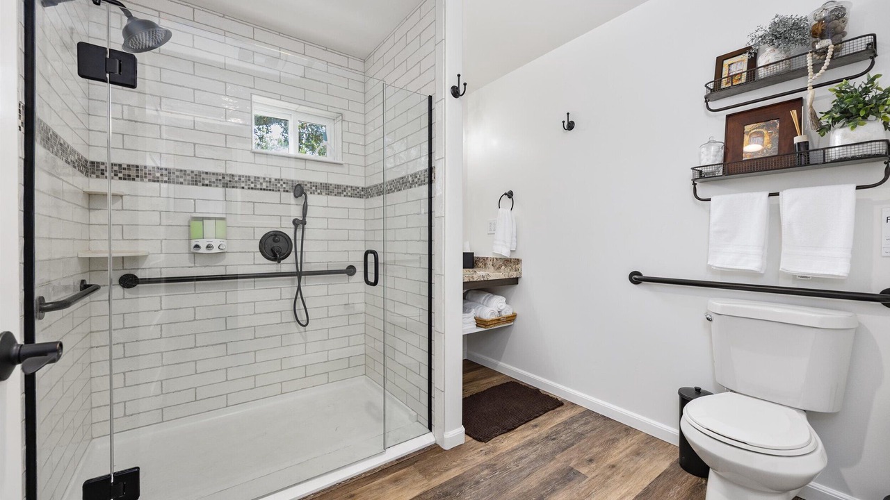 Photo of Bathroom in Tehachapi