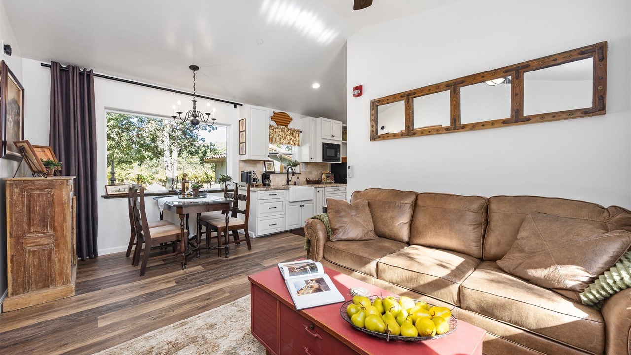 Photo of Livingroom in Tehachapi