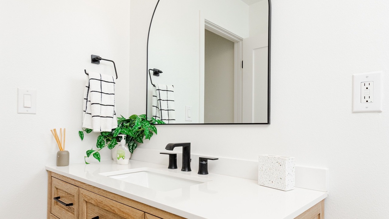 Photo of Bathroom in Southeast Anaheim