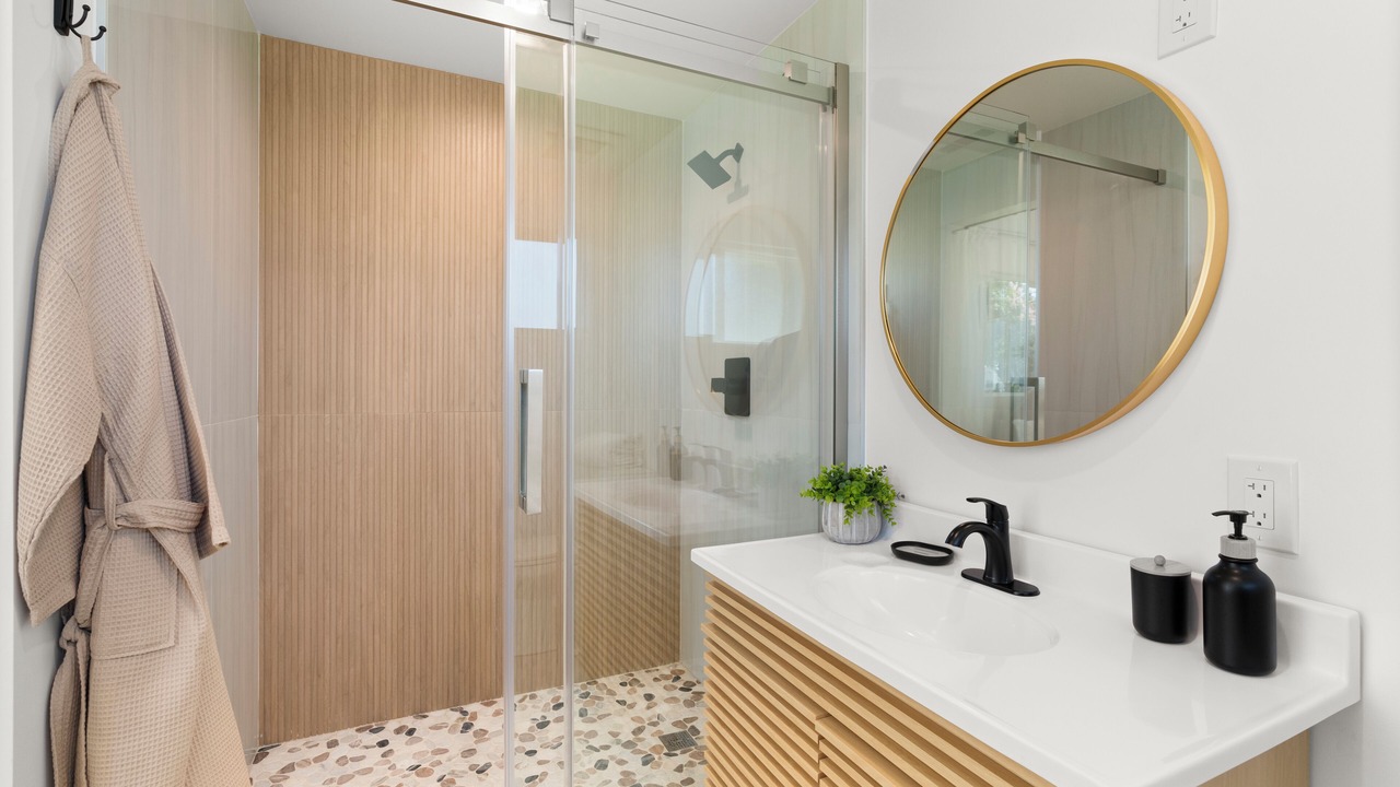 Photo of Bathroom in Northwest Anaheim