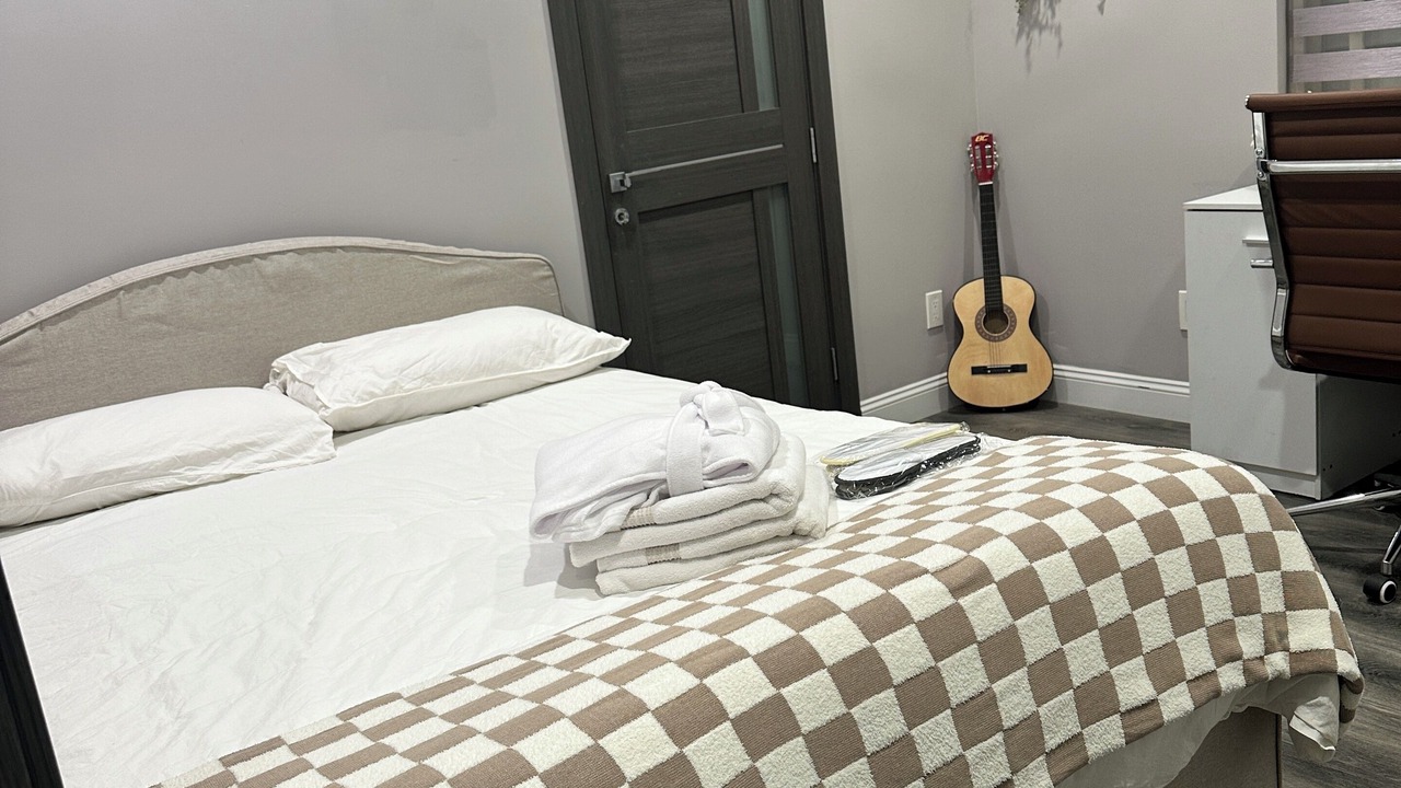 Photo of Bedroom in Burbank