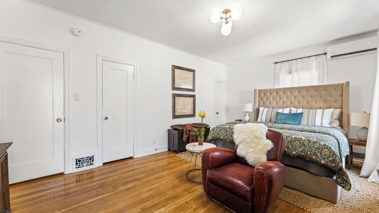 Photo of Bedroom in Mid City