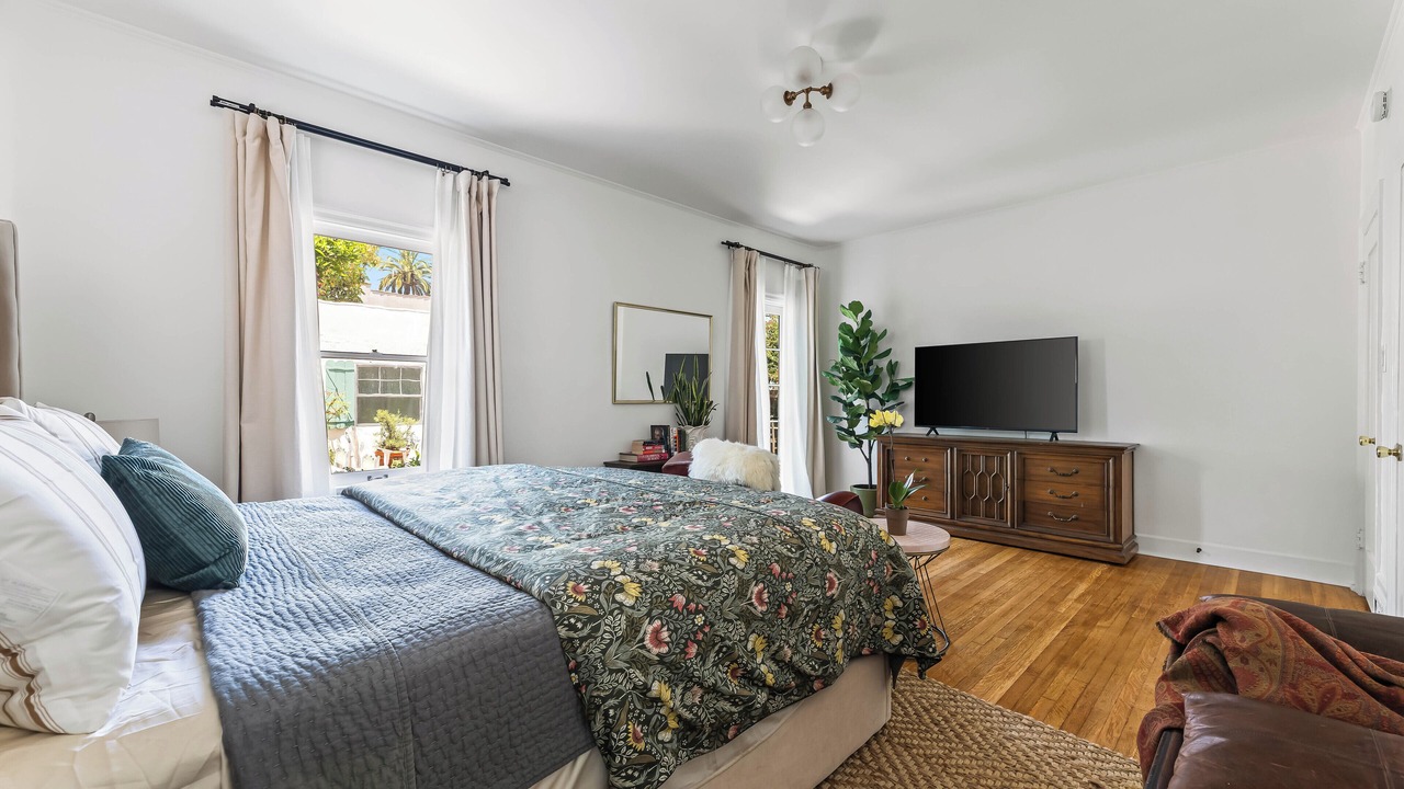 Photo of Bedroom in Mid City