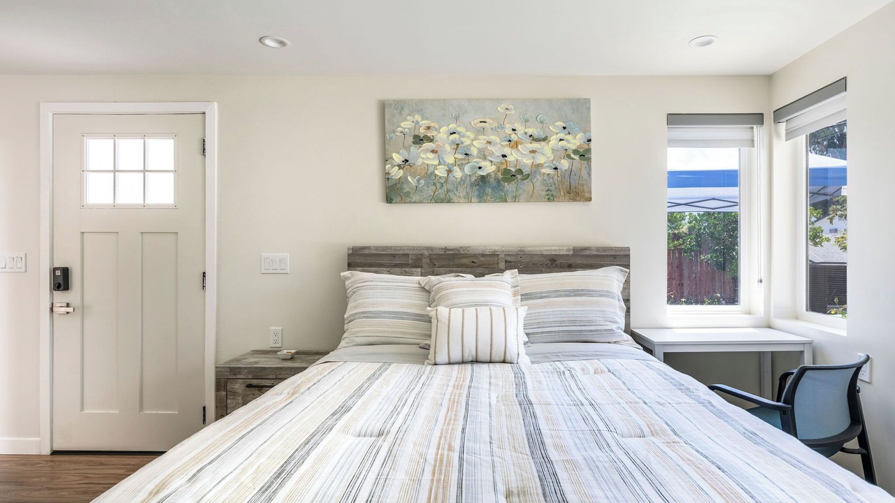 Photo of Bedroom in La Crescenta-Montrose