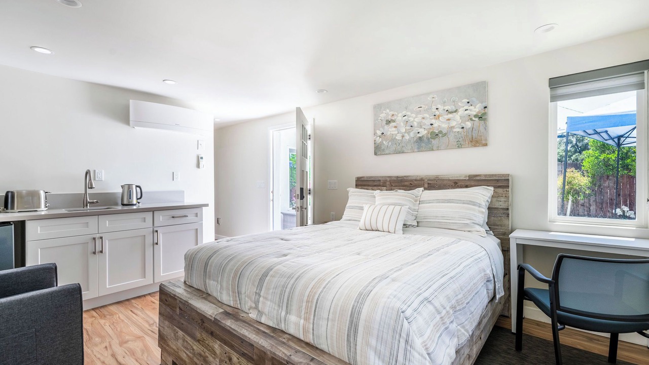 Photo of Bedroom in La Crescenta-Montrose