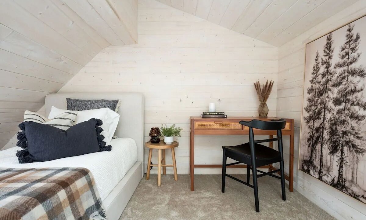 Photo of Bedroom in Blue Jay