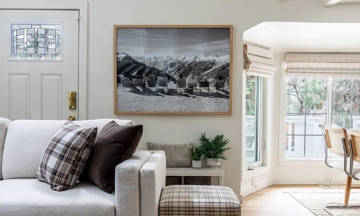 Photo of Livingroom in Blue Jay
