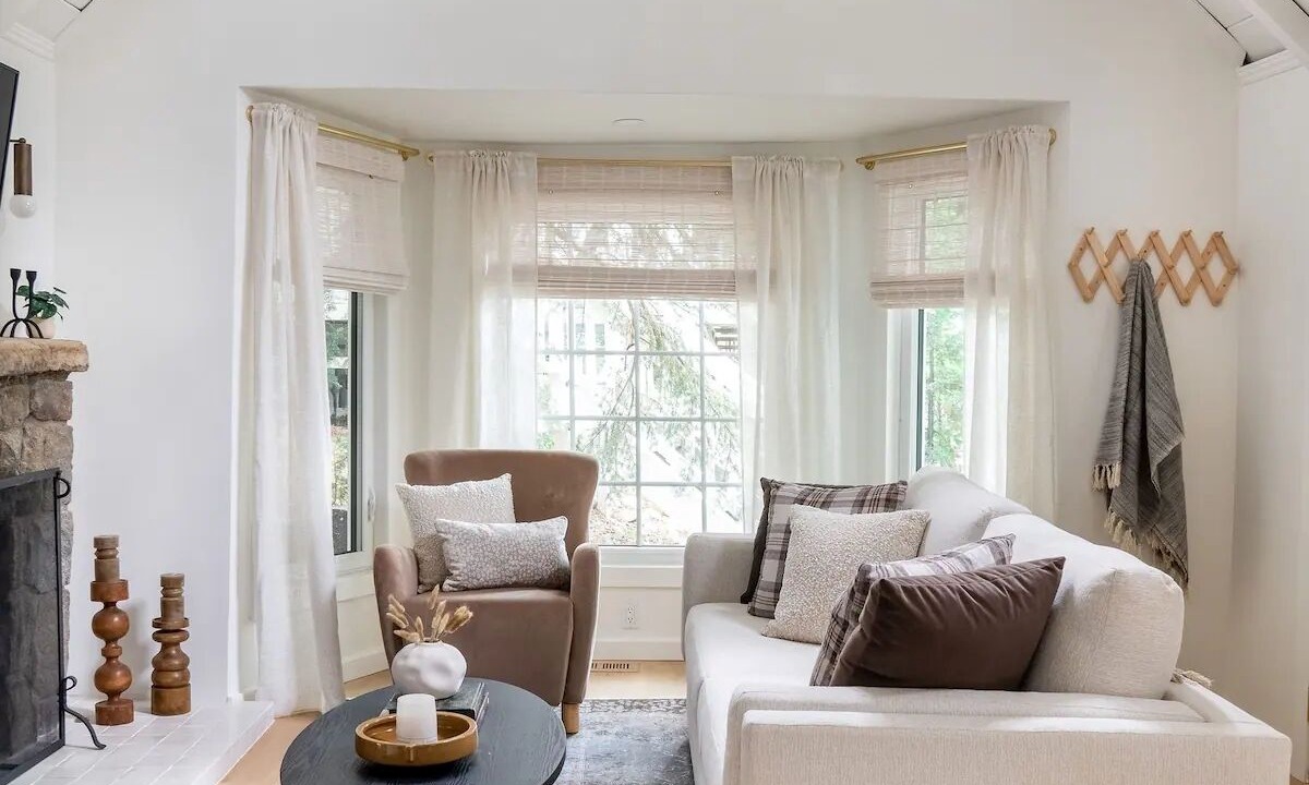 Photo of Livingroom in Blue Jay