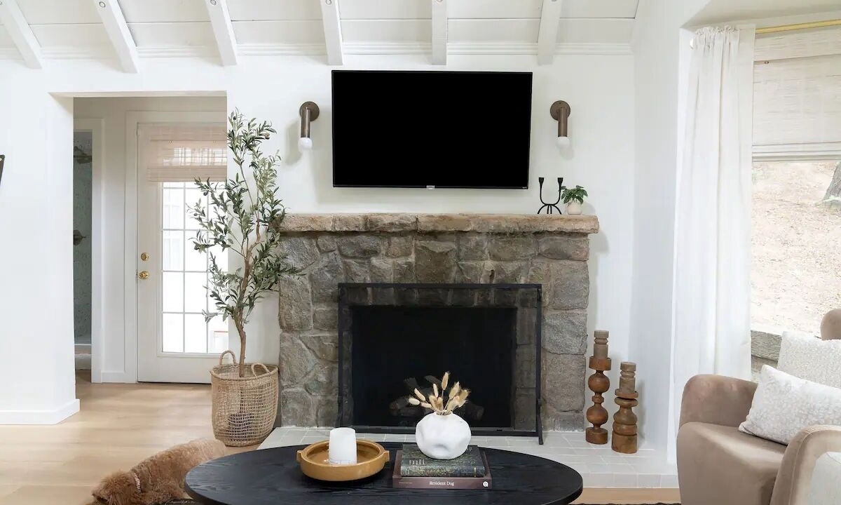 Photo of Livingroom in Blue Jay