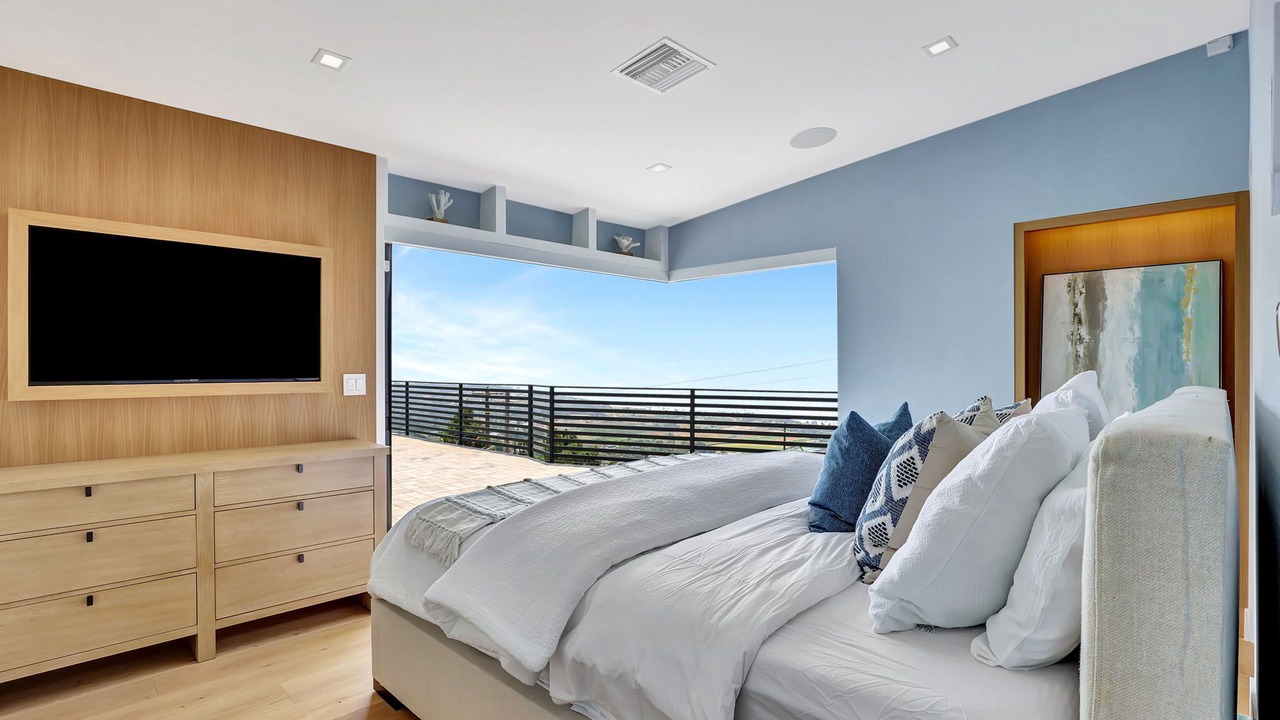 Photo of Bedroom in Western Malibu
