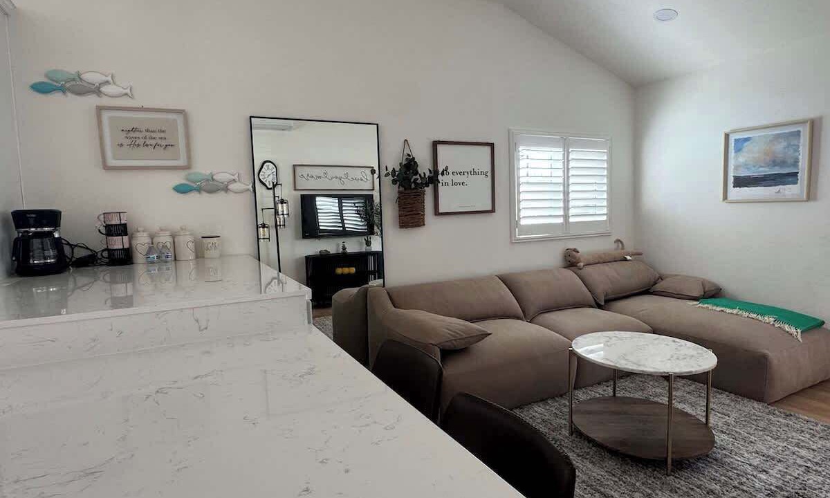Photo of Livingroom in Compton