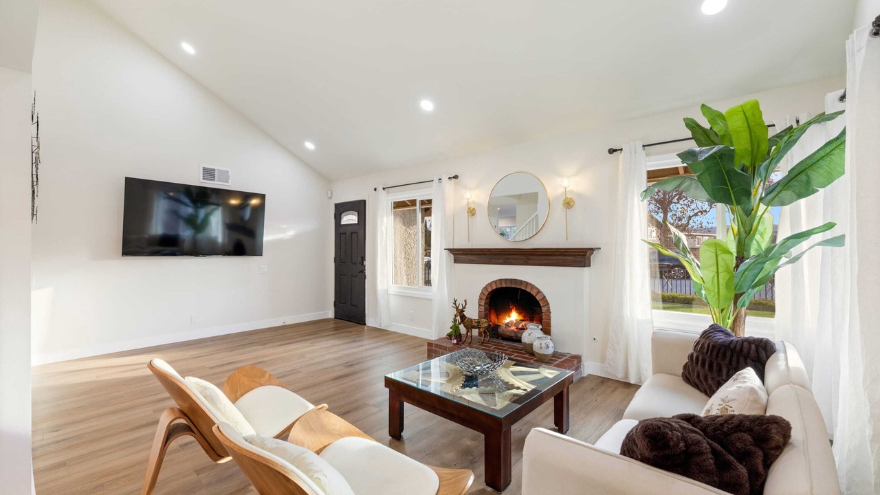 Photo of Livingroom in West Covina