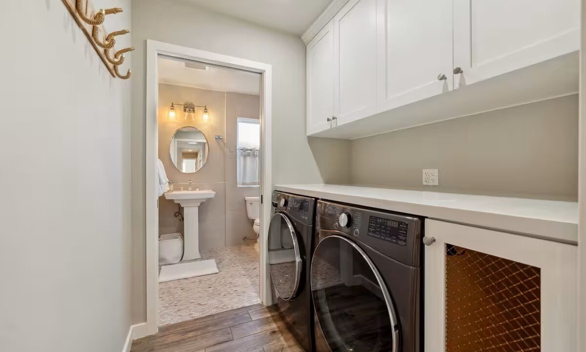Photo of Bathroom in Thousand Oaks