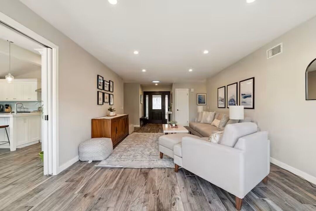 Photo of Livingroom in Thousand Oaks