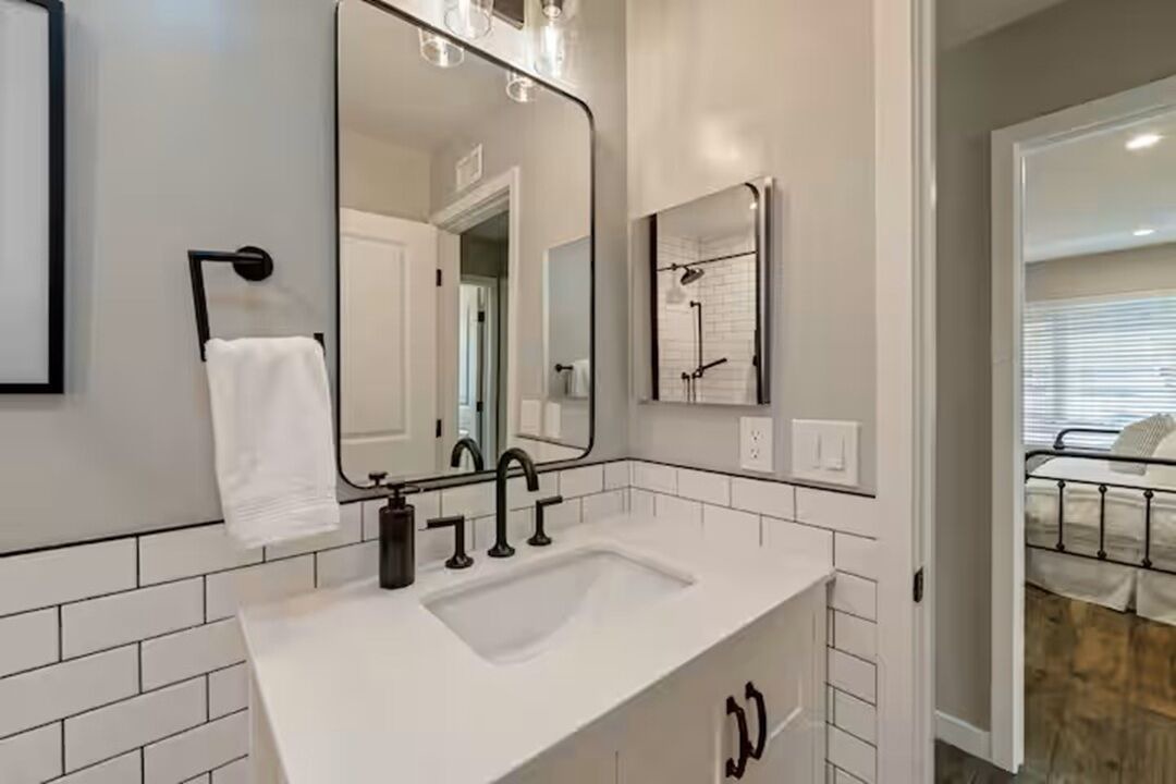Photo of Bathroom in Thousand Oaks